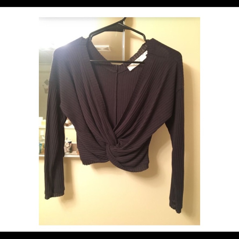 ASTR twisted dark grey crop top - Picture 5 of 5